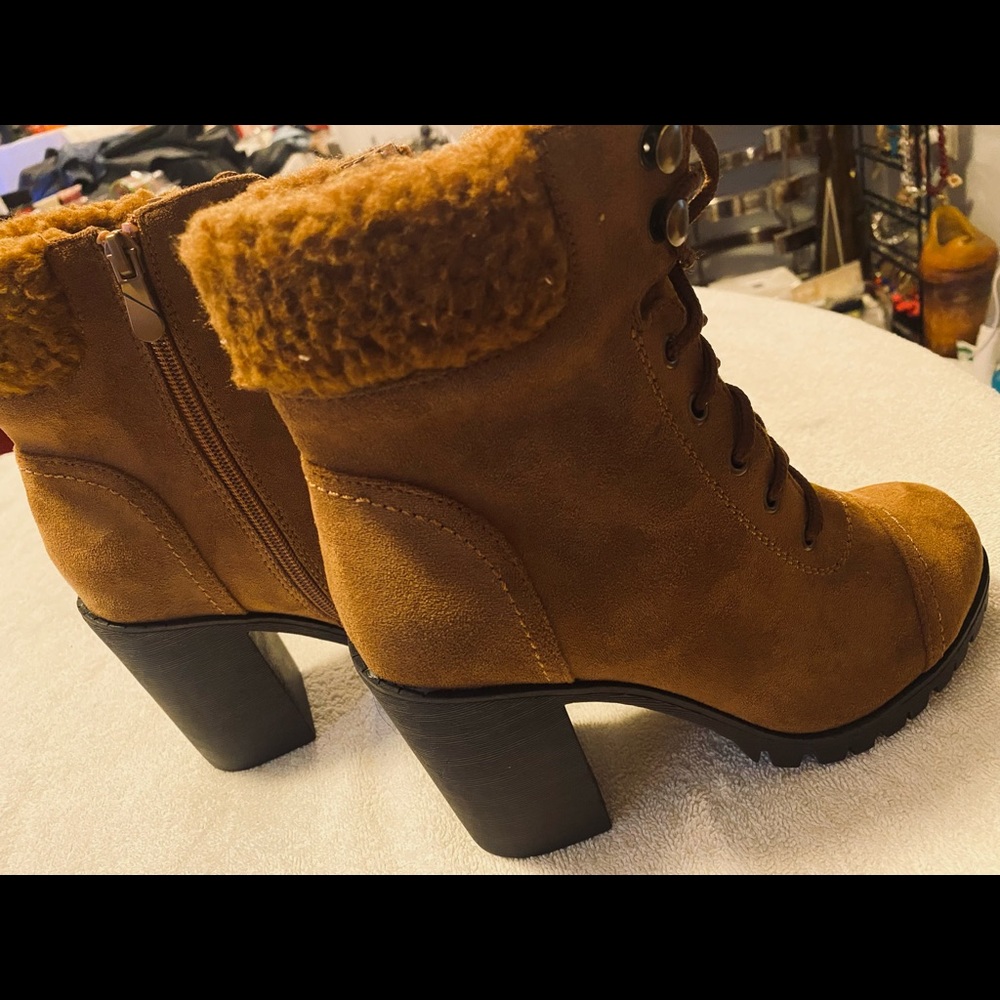 Brand New Suede Ankle Boots By DREAMPAIRS - Size 6 -  Heel Height 3.5” - box 19